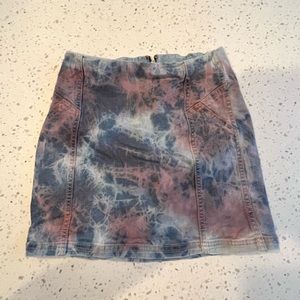 Small wild fable skirt
